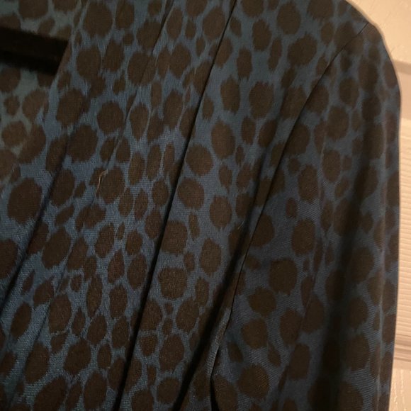 Ann Taylor XS Ruched Leopard Print Top - Picture 3 of 3